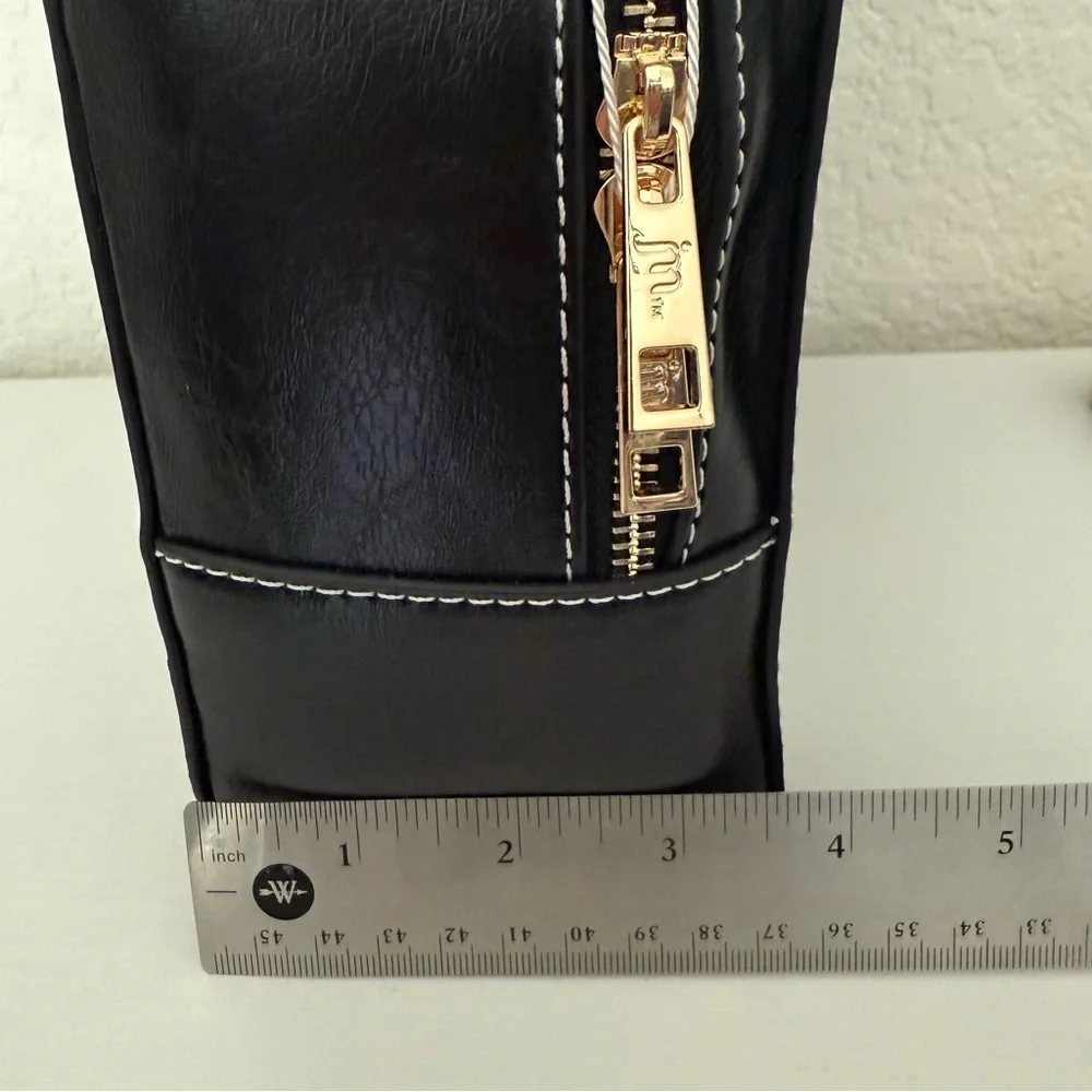 NWT~ Jessica Moore JM-386BLT Black Textured Camera Bag with Crossbody Strap